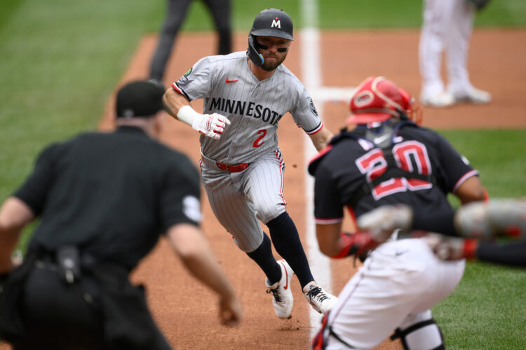 Ruiz powers the Nationals past the Twins 7-5 with a go-ahead 7th-inning homer and 4 RBIs